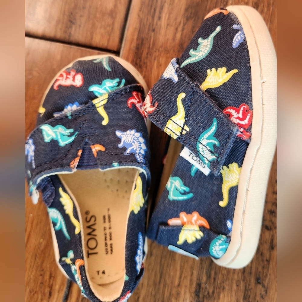 Toms Toddler Size 4 Dinosaur 🦕 - Picture 4 of 5